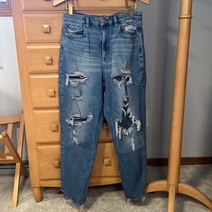 American Eagle size 8 regular stretch distressed mom jeans